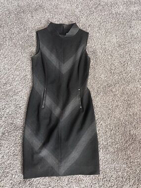 ANTONIO MELANI Black Sleeveless Mock-Neck Sheath Dress